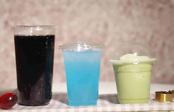 Milyen élelmiszer-szabványoknak kell megfelelniük a PLA hidegital-csészéknek a gyártás során?